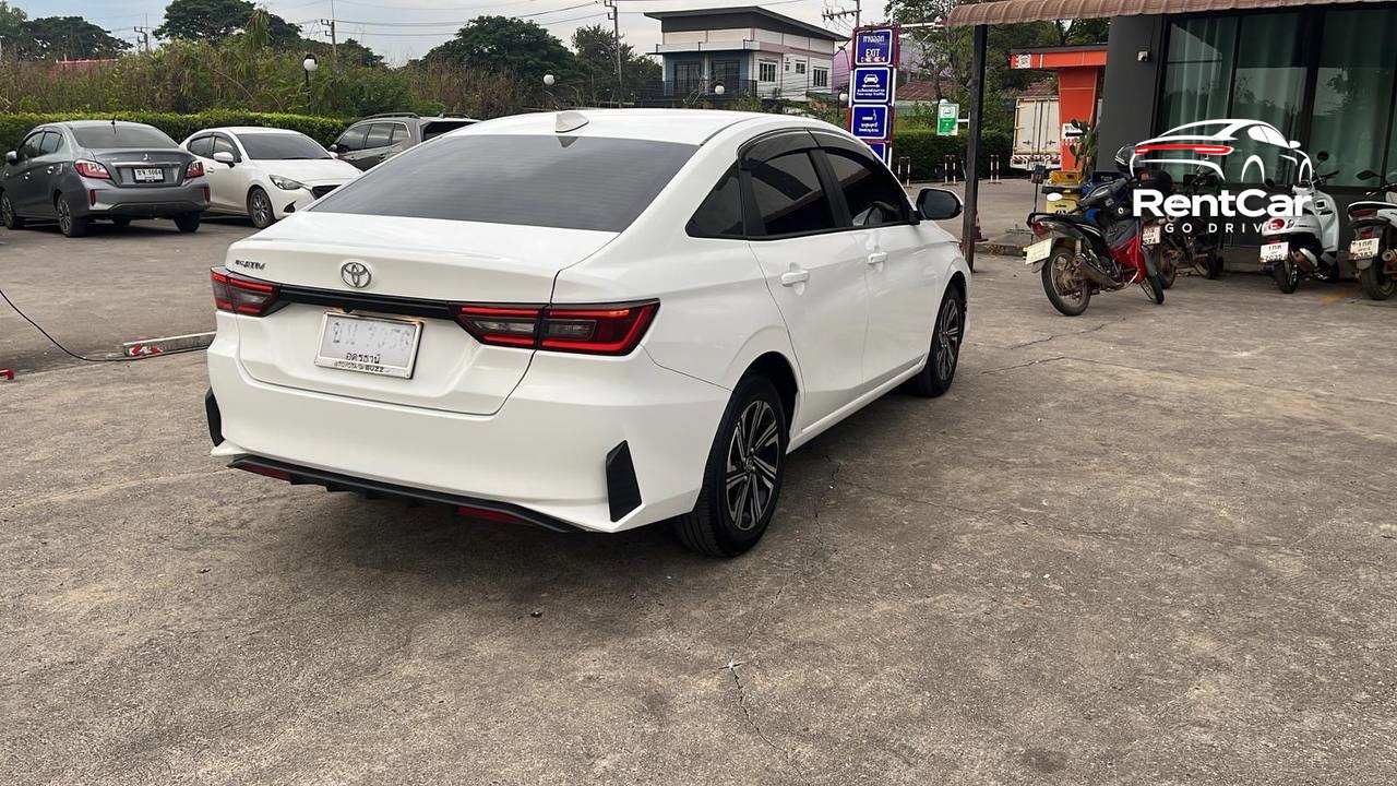 Toyota Yaris Ativ Unit 01, задний ракурс
