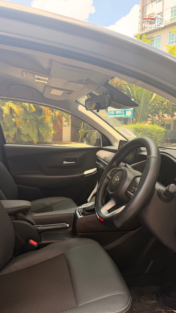 Toyota Yaris Ativ Unit 01, место водителя